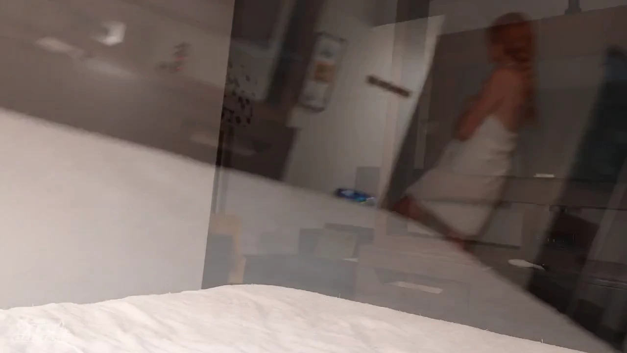 Accidental room swap results in steamy one-night stand! porn video