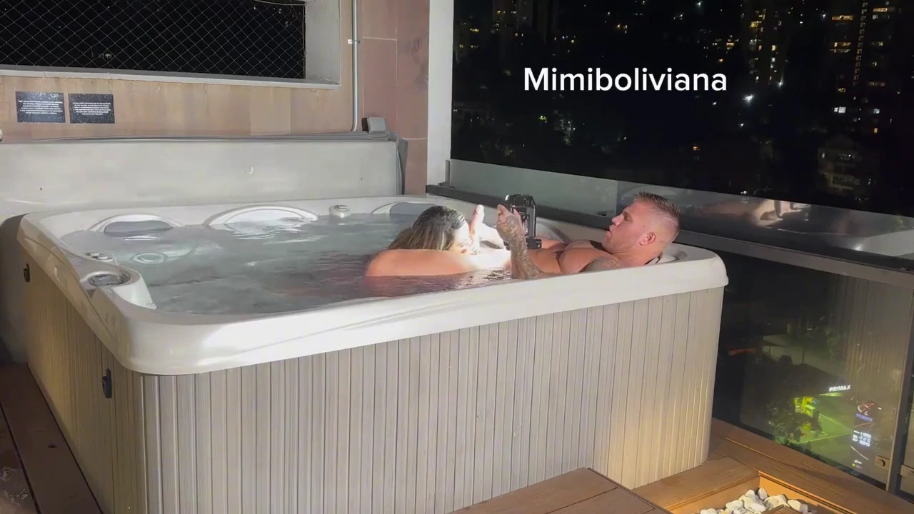 FILOUFITT, the French hunk with a big, fat cock, ravishes my pussy in Medellin, making me squirt all over porn video